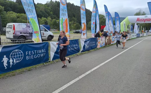 Bieg na 1 km cieszył się wielkim zainteresowaniem na Festiwalu Biegowym w Piwnicznej - 73